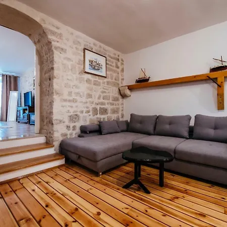 Heart Of Town Apartment