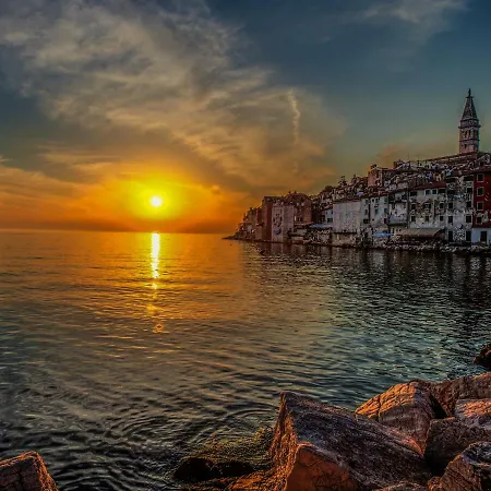 Heart Of Town 扎达尔